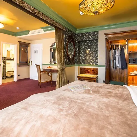Myer's Hotel