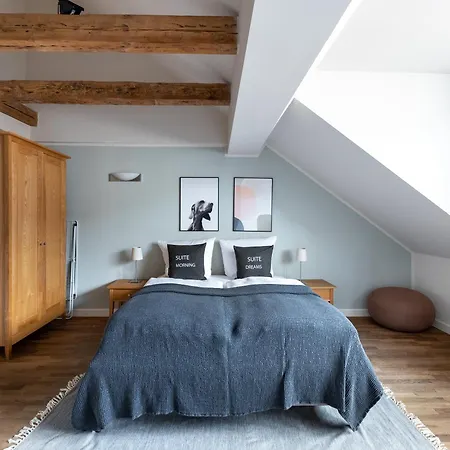 Schoenhouse Street Aparthotel