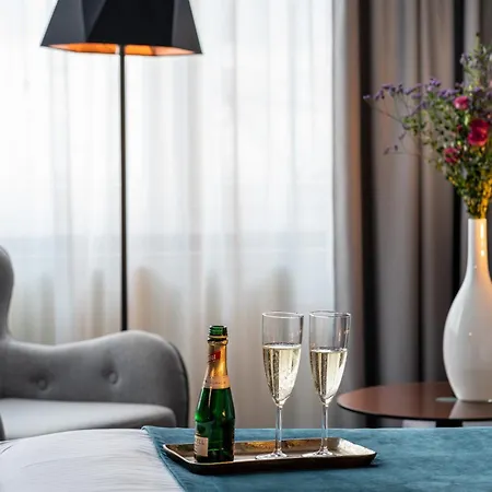 Leonardo Boutique City South Hotel 4*