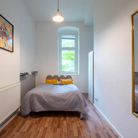 아파트 Modern, Flat With Workspace *