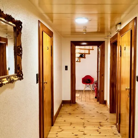 Nest Hotel 2*