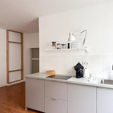 Nook Design-apartments Mit Kueche, Duschbad, Neben U-bahn Station Aber Ruhig Gelegen Berlin