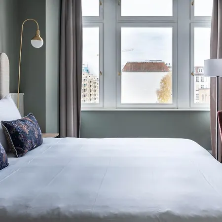 Numa Arc Aparthotel 4*