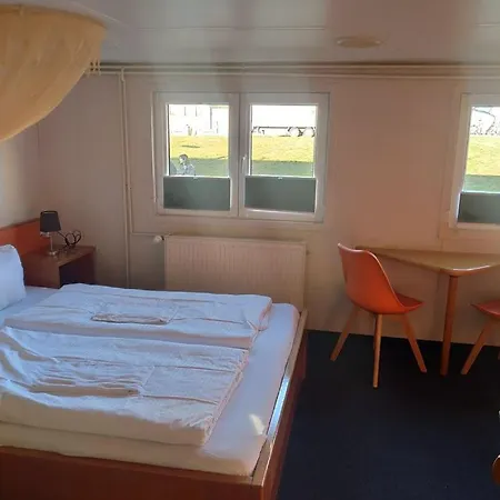 Shipotel-berlin Gmbh, Shipotel Eastern & Shipotel Western 2* Berlín