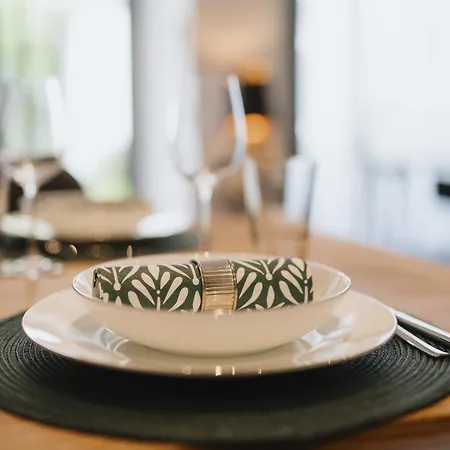 Homely - Luxury Loft, Modern, Near Kurfuerstendamm I Cafe *