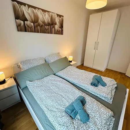 מלון דירות Urban Flats *
