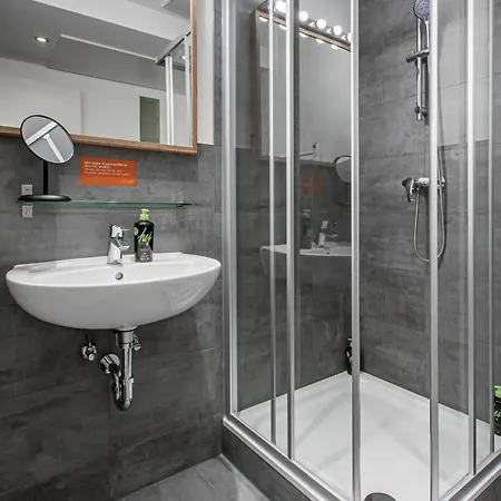 Schoenhouse Street Aparthotel
