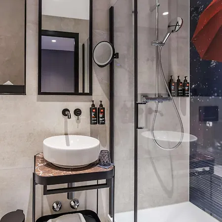 Radisson Red Kudamm 4*
