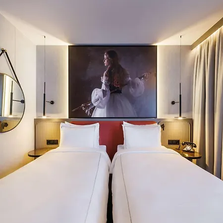 Radisson Red Kudamm Szálloda
