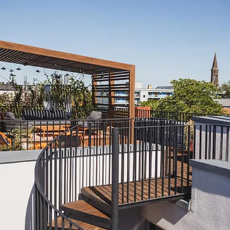 The Circus Aparthotel 3*
