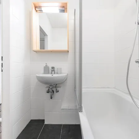 Apartment The Stralauer, 1 Bed Up To 2 People, Friedrichshain *