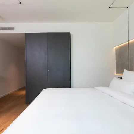 מלון Kpm & Residences