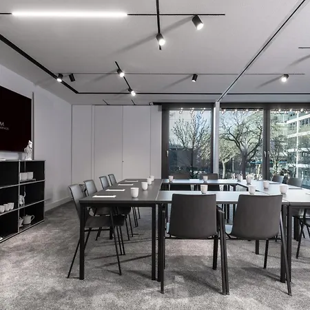 מלון Kpm & Residences 5*