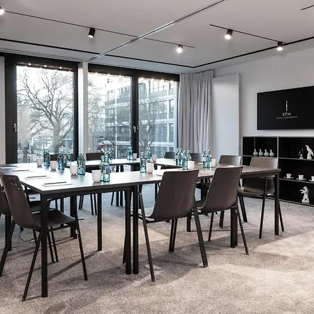מלון Kpm & Residences 5*
