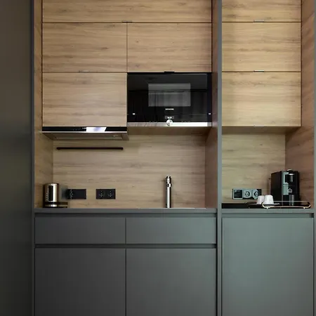 מלון Kpm & Residences 5*