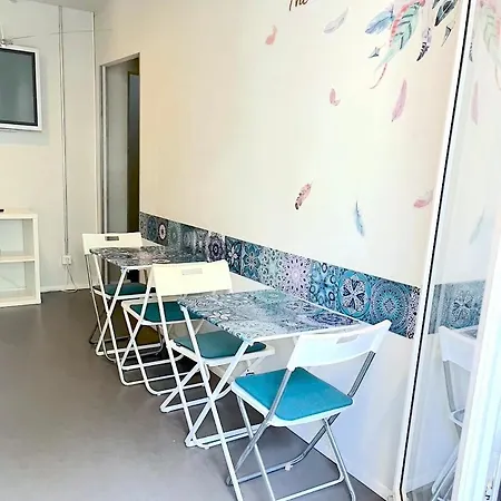 Near Brandenburg Gate - & Hostel Berlin