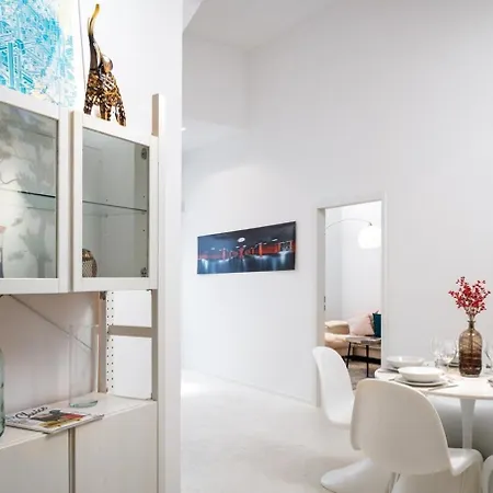 Apartment With Fireplace Near Underground Berlin
