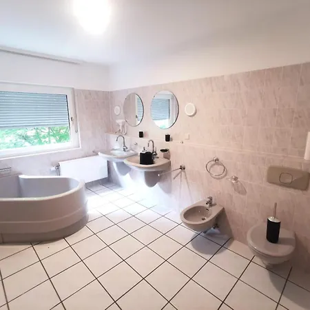 Monteur-haus Prignitz Biesdorf, Marzan, Hellersdorf Apartment