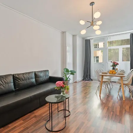 33 I Und N Mitte Apartment *