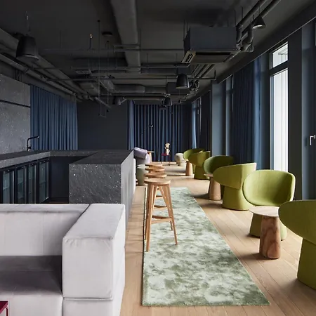 Hotel Locke At East Side Gallery 4*