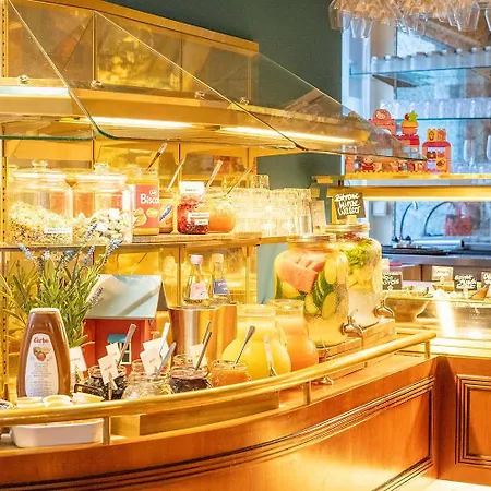 Bernstein Kastania 4* Berlim