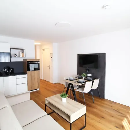 Helios Apartament *