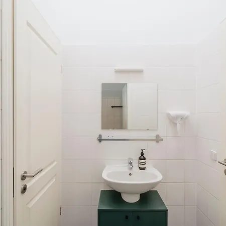 Homely - Chic Flat, View, Subway, Cafe, River Apartamento