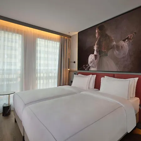 Hotel Radisson Red Kudamm 4*