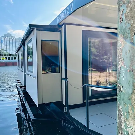 Hausboot Tegel * Berlin