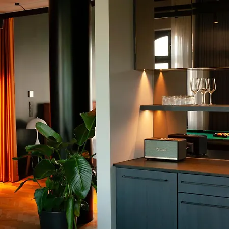 Sly Hotel