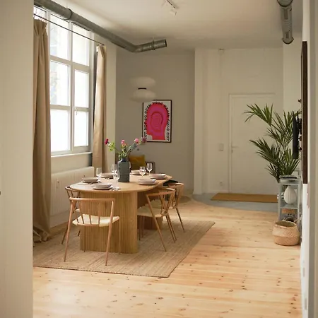 Modern Design 75sq In Mitte Lejlighed *
