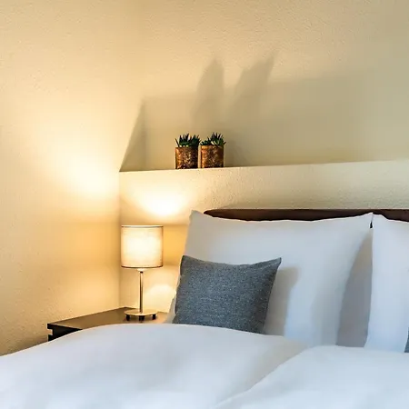 Garner - Schoeneberg By Ihg Hotel