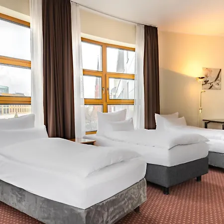 Garner - Schoeneberg By Ihg Hotel 3*