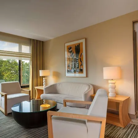 Sheraton Grand Esplanade 5*