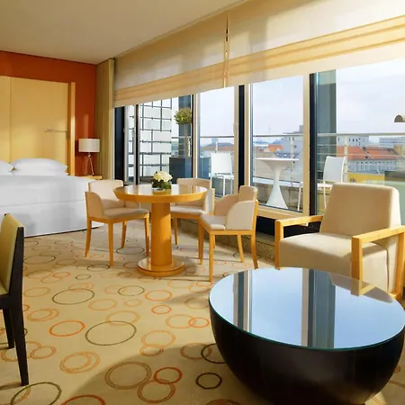 Hotel Sheraton Grand Esplanade 5*