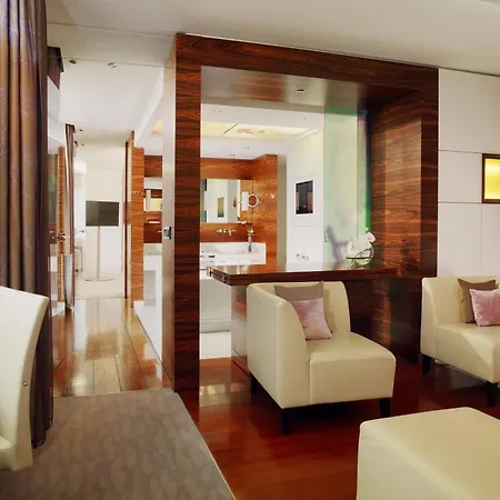 The Westin Grand 5*