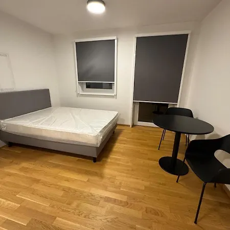 Innsbrucker Platz 1 Apartment