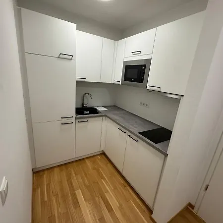 Innsbrucker Platz 1 Apartment *