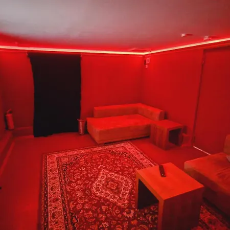Kreuzberg 1-4 Guest Bedroom Kitchen Bathroom Cinema Apartment Berlin