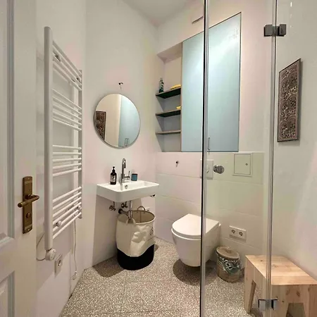 Daire Colorful Design 2room W Balcony Next Maybachufer