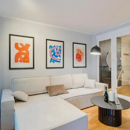 Lejlighed Luxurious 105m2 Penthouse In Prime Location 4 Bedroms & Balcony