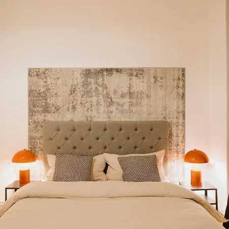 Homely - Luxurious, Spacious, Near Victory Column, River Apartamento