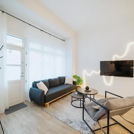 Homely - Luxurious, Spacious, Near Victory Column, River Berlín