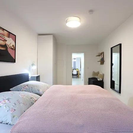 S37 Room22 Bergmannkiez Appartamento