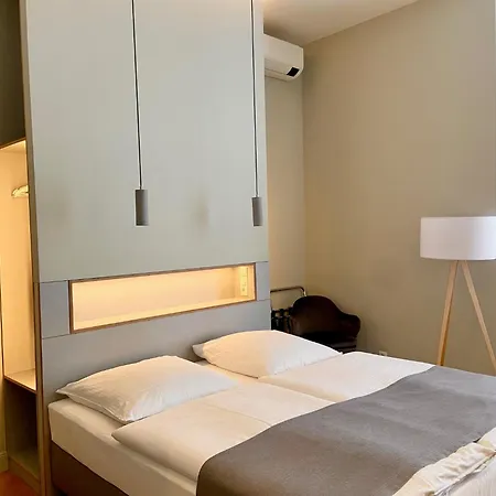 38 Hotel 3*