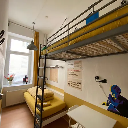 Kiez Hostel *