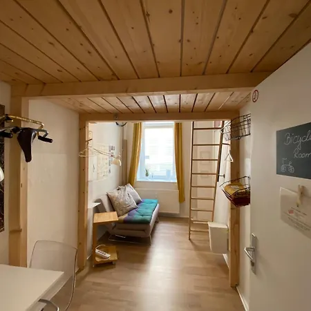Kiez Hostel *