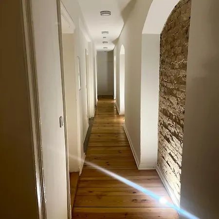 Cozy Voyage - Stylish 135m2 For Up To 9 People In Kudamm דירה