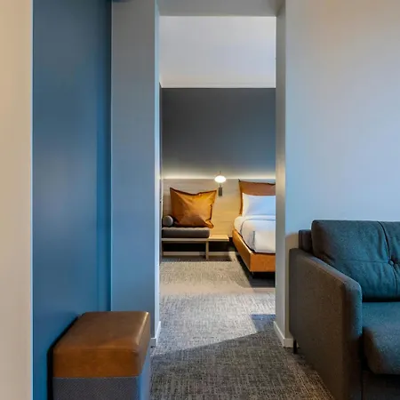 Szálloda Moxy Ostbahnhof 4*