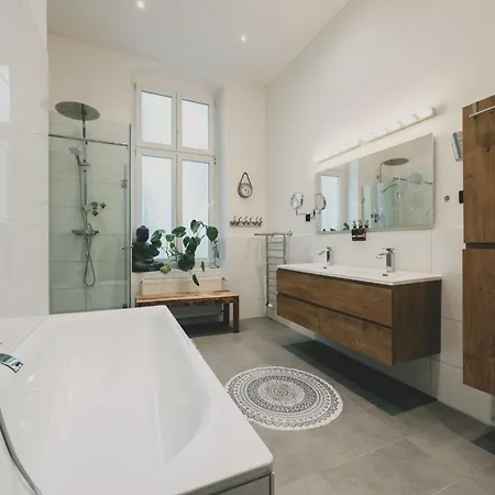 Apartment Altbau-loft Fuer 12 Personen Am Alexanderplatz *